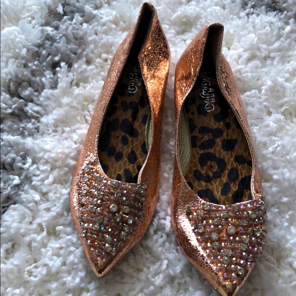 Flat shoes with stones and studs